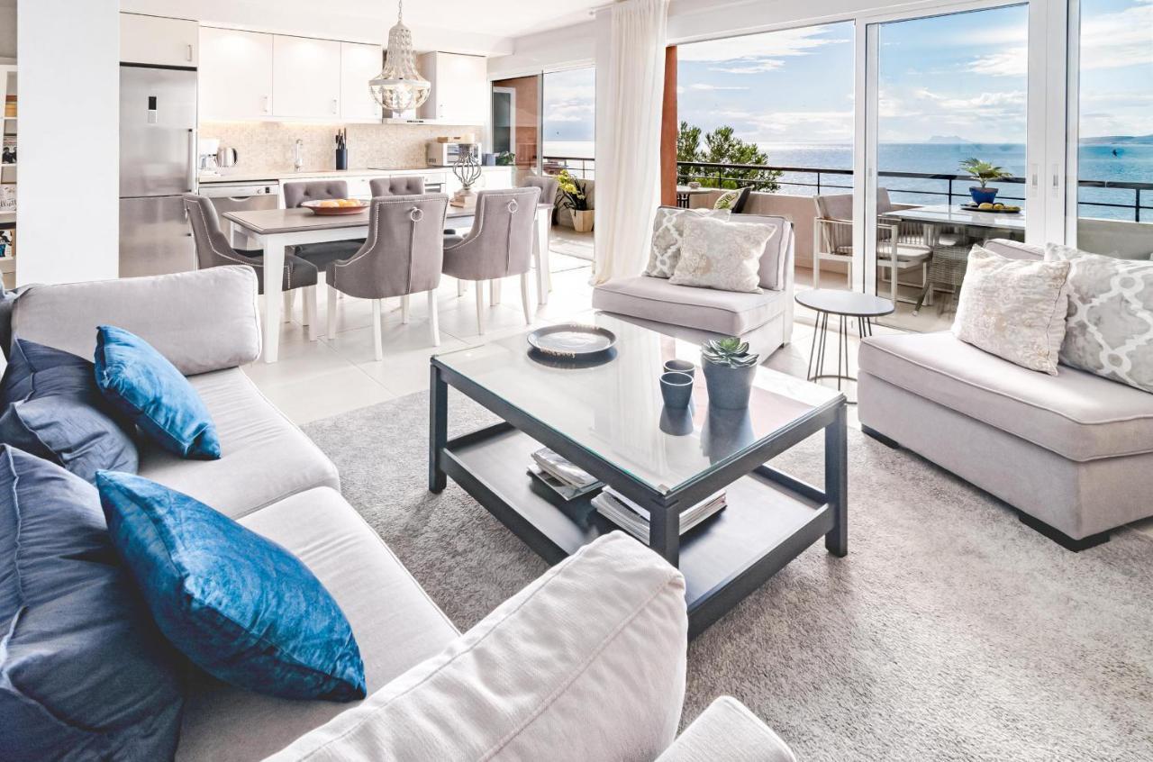 Cp - Modern Beachside Apartment In Estepona Eksteriør billede