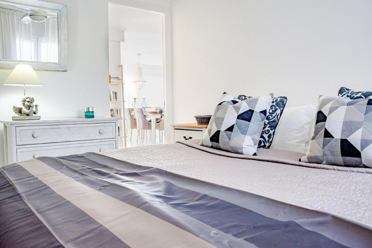 Cp - Modern Beachside Apartment In Estepona Eksteriør billede