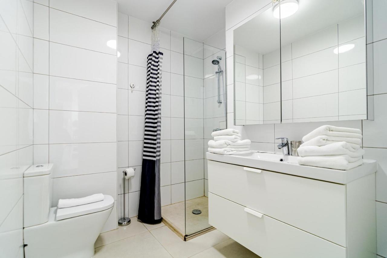 Cp - Modern Beachside Apartment In Estepona Eksteriør billede